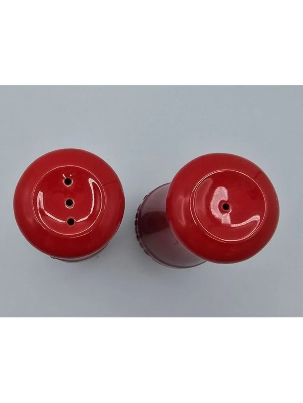 Le Creuset Cerise Red Stoneware Salt & Pepper Shakers 5